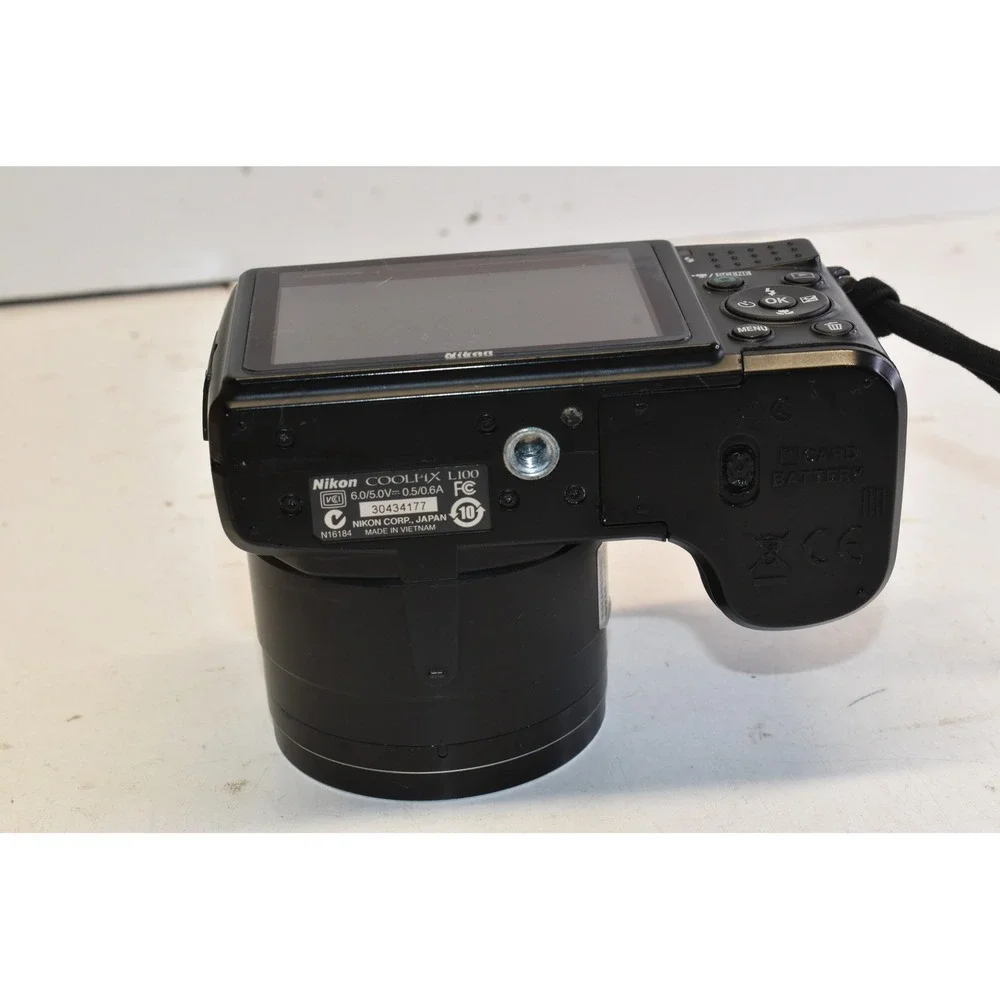 Nikon Coolpix L100 Digital Camera Black 15x Optical Zoom VR For‎ Parts/ AS IS